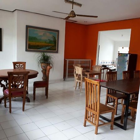 Anggrek Mas Bed & Breakfast Hostel Ubud Buitenkant foto
